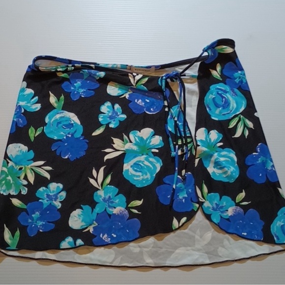 WEWOREWHAT Blue Black Floral 3 Piece Retro Fit Sarong Bikini Set A20 - Picture 4 of 15